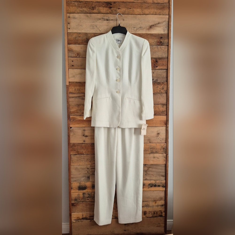 Hugo Buscati Collection Vintage 90s Elegant Pantsuit 2-pc Ivory Color U.S.A.
